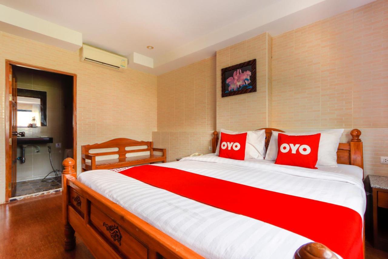Oyo 861 Patong Dynasty Hotel Exterior foto